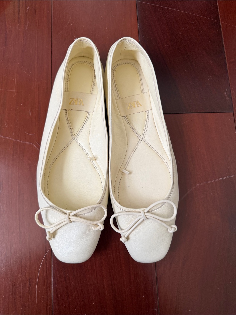 Zara Cream light yellow Leather Ballet Flats with Bow Accent
